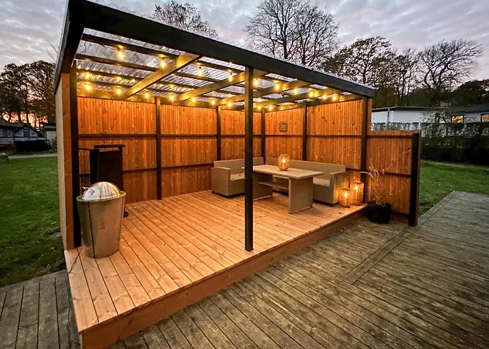 Сasa de vacaciones With Hot Tub Vii
